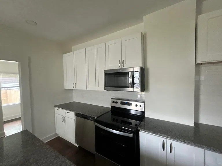155 E Woodrow Ave — Photo 4