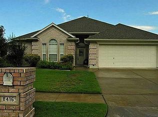 8416 Emerald Cir, North Richland Hills, TX 76180