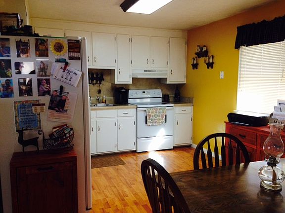 3rd image of 15 Ardmore St