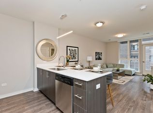 Arco Old Town, Chicago, IL 60610