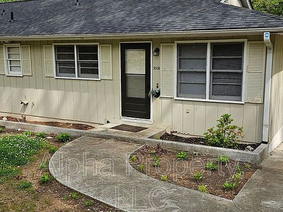 2nd image of 300 Amherst Dr #B