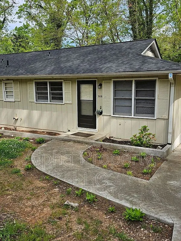 Building Photo - 300 Amherst Dr #B