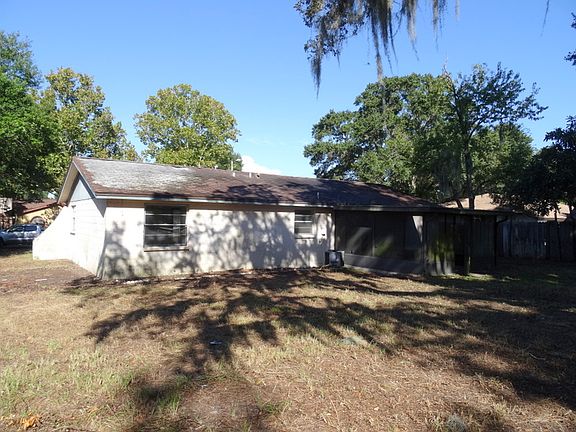 5th image of 1301 Willow Valley Dr