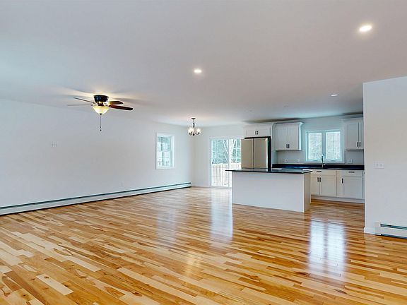 3rd image of 7338 Spear Street