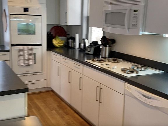 3rd image of 1645 W Beach Ave #2