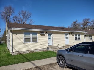616 E 8th St #2, Morris, MN 56267