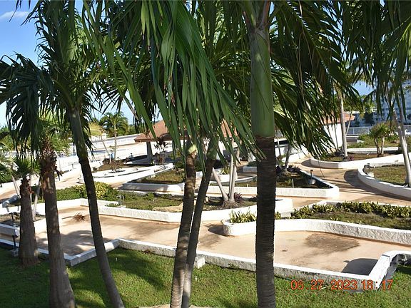 2nd image of 13499 Biscayne Blvd APT 502