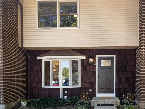 12 Dan Ireland Ct, Plainfield, IL 60544