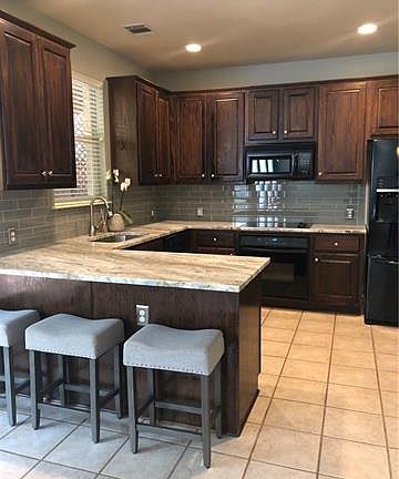 4th image of 11609 Sonoma Dr