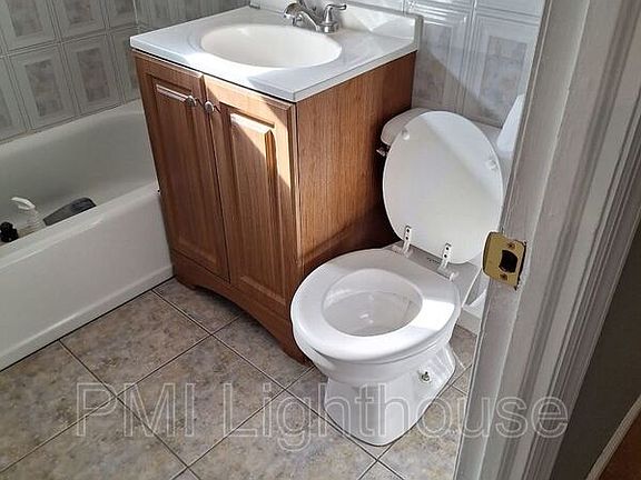 5th image of 66 Francis Ct