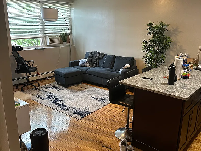 607 Charles St #8 — Photo 1