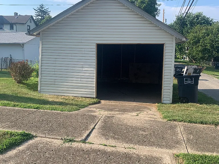702 Washington Ave — Photo 4