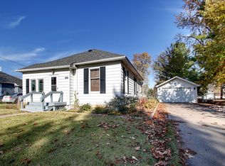 208 W Prairie St, Camp Point, IL 62320