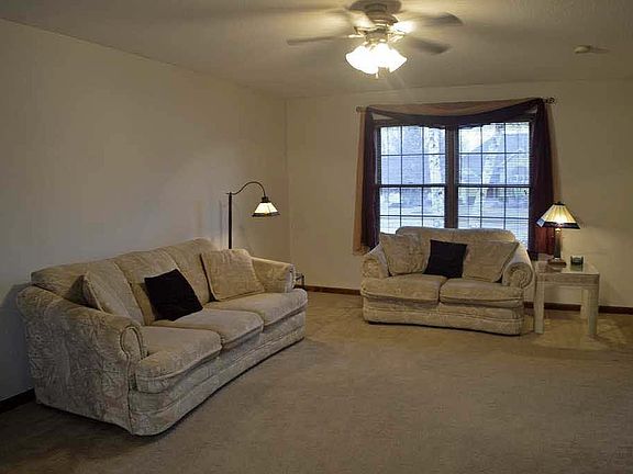 3rd image of 2741 Elton Cir