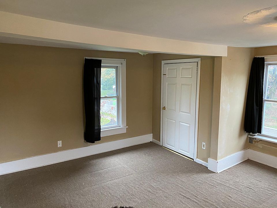 2nd image of 155 21st St NW