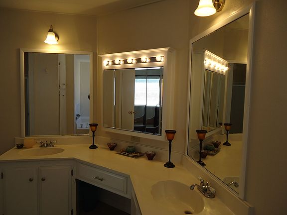 2nd image of 184 Chateau La Salle Dr