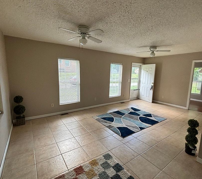 1st image of 115 S Pindal Cir
