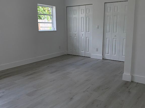 5th image of 10230 Jamaica Dr