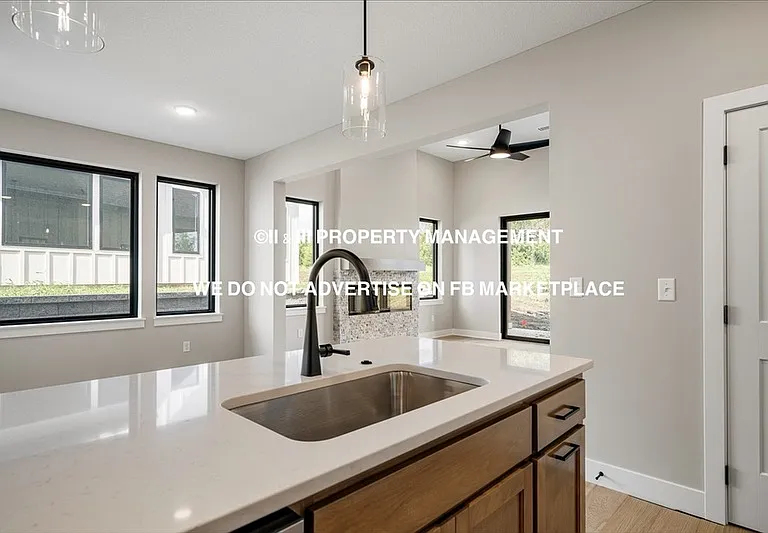 9579 Jupiter St — Photo 10