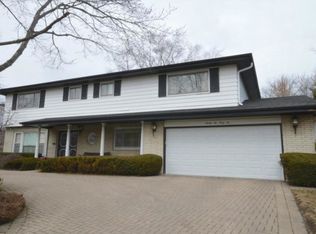 2646 Bob O Link Ln, Northbrook, IL 60062