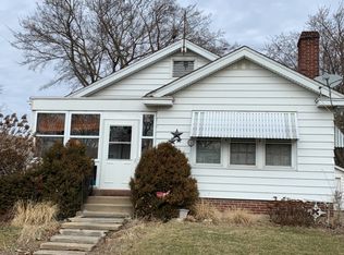 1221 E Hines Ave, Peoria Heights, IL