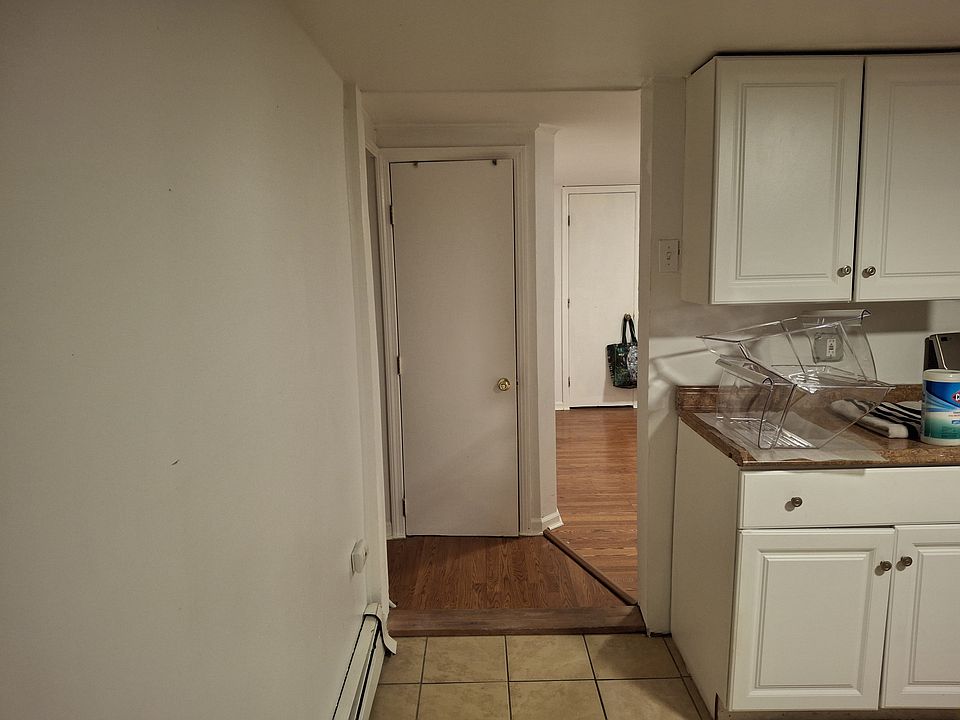 1st image of 216 Center Dr