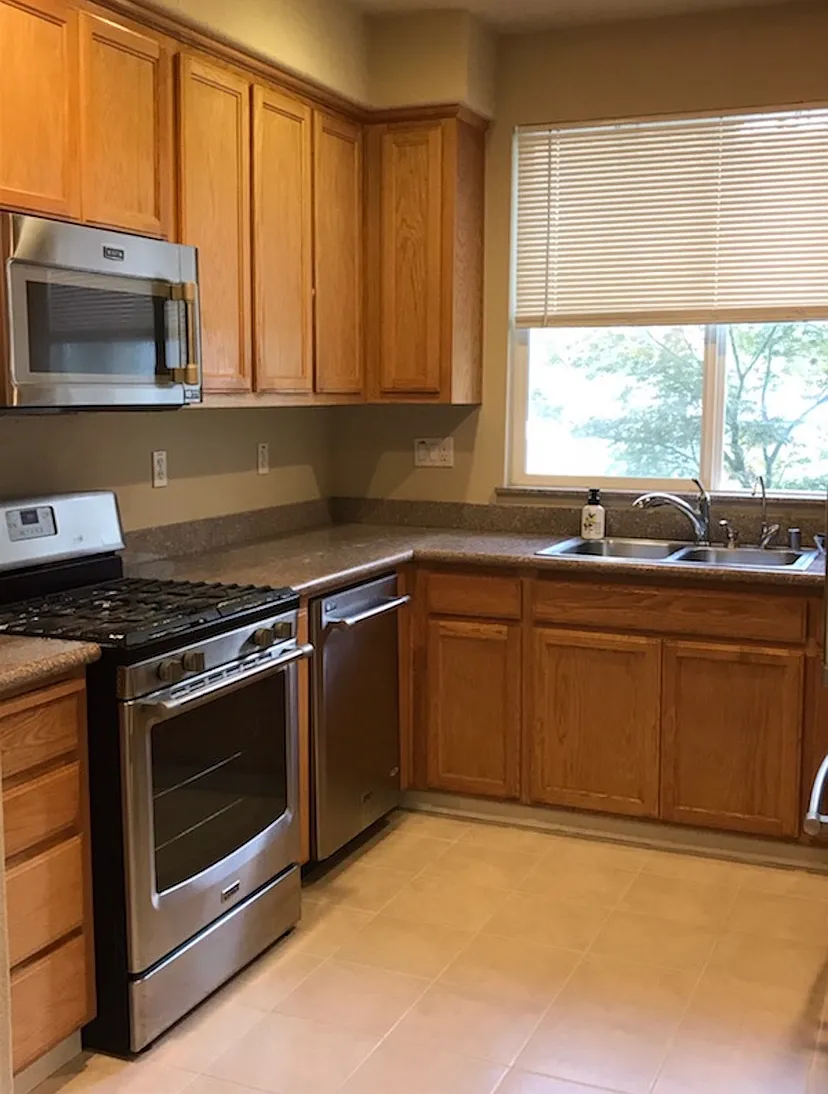 3 bed, 2.5 bath, 1401 sqft, $3,300 — Photo 4