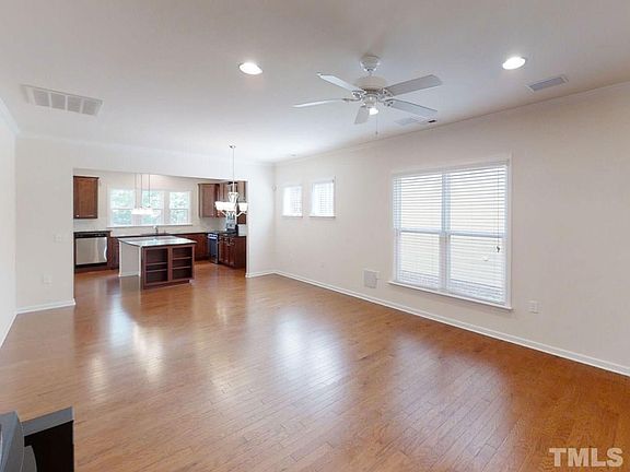4th image of 145 Rosedale Creek Dr