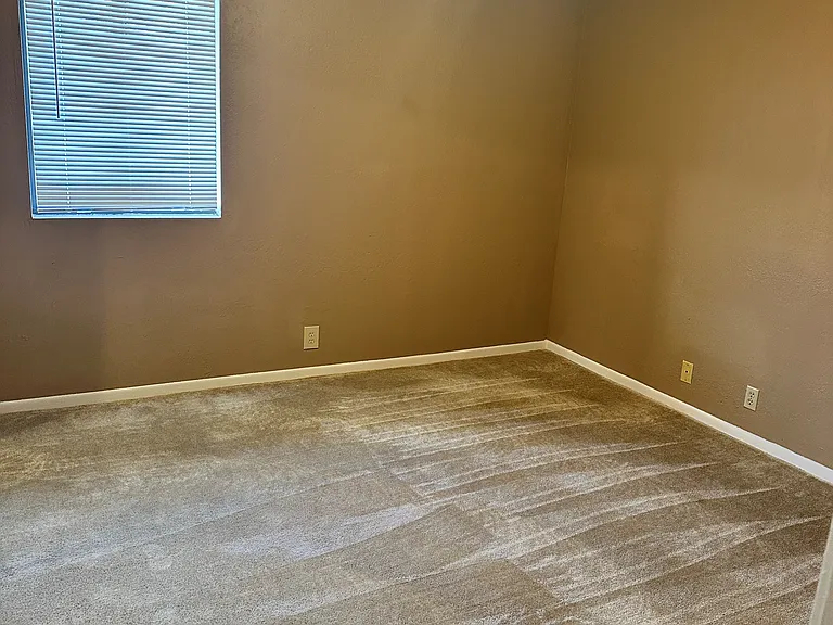 325 Suppiger Way — Photo 6