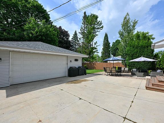 4th image of W166N8551 Theodore AVENUE