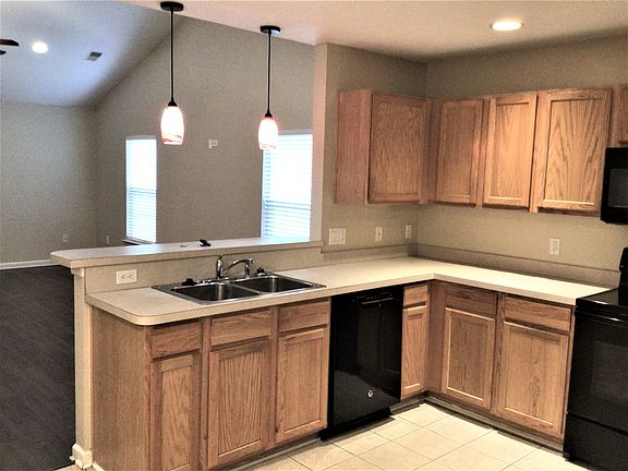 3rd image of 9 Longleaf Ct