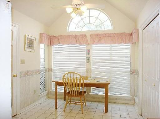 ELEGANT DINING W/BEAUTIFUL WINDOWS FOR PLENTY OF NATURAL LIGHT!