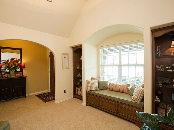 Vaulted ceiling and natural light