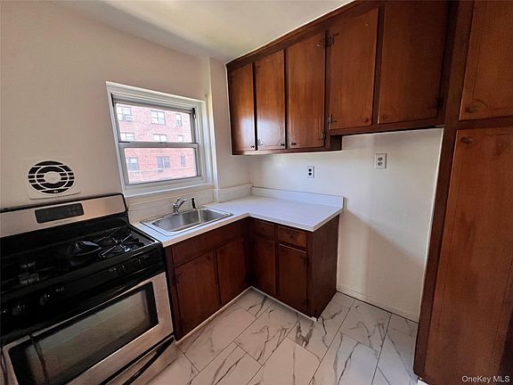2nd image of 189 Drake Avenue #2C