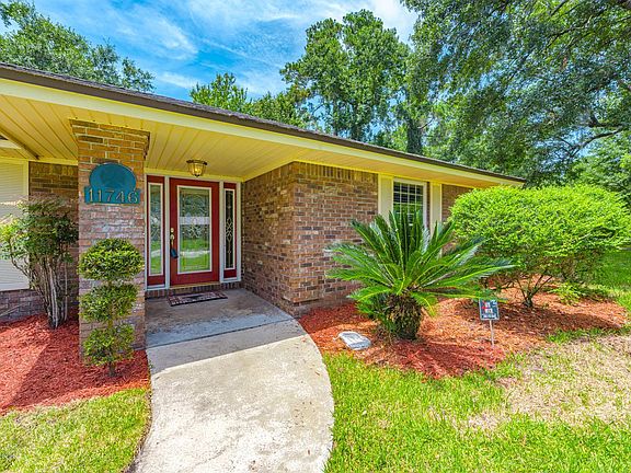 3rd image of 11746 Sparkleberry Ln