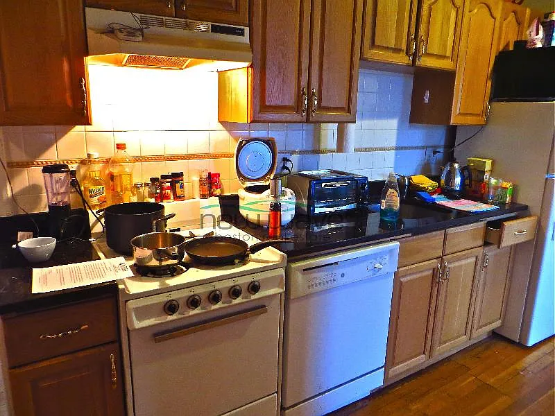 2 bed, 700 sqft, $3,700 — Photo 3
