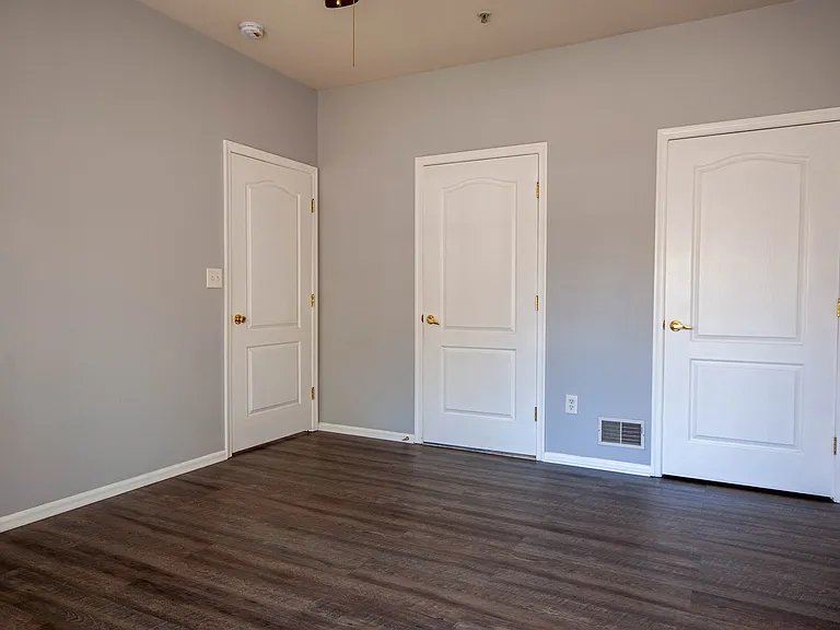 716 Lucy Ct — Photo 15