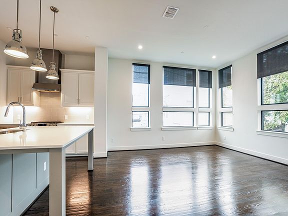 3rd image of 2217 Moser Ave #201