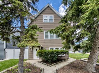 5002 W Gunnison St #2, Chicago, IL 60630