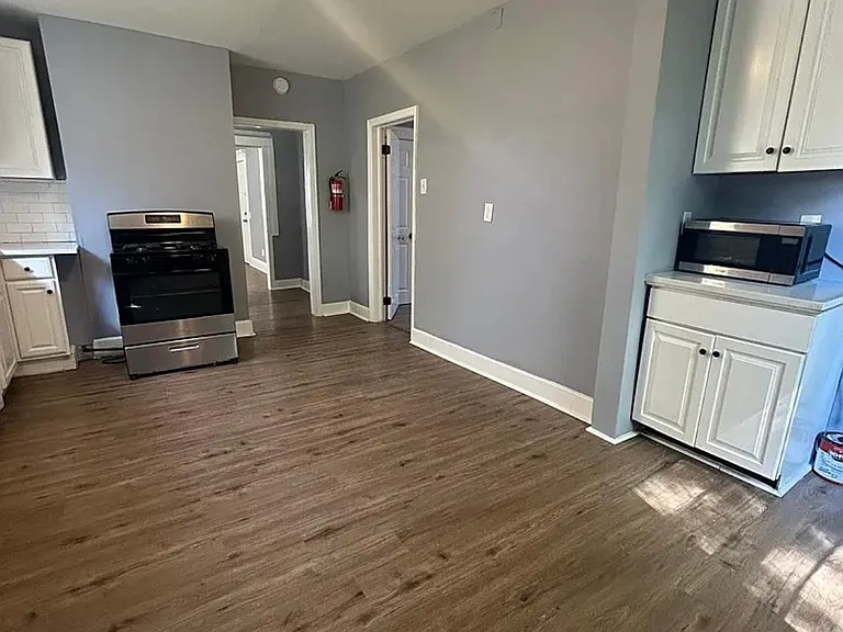 22 N 19th St #2F — Photo 2