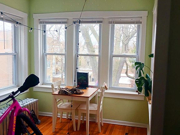 4th image of 2639 W Ainslie St #E3
