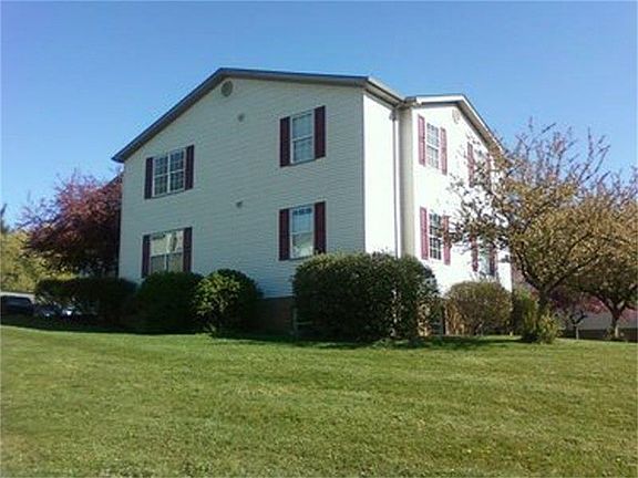 3rd image of 6003 Applecrest Ct