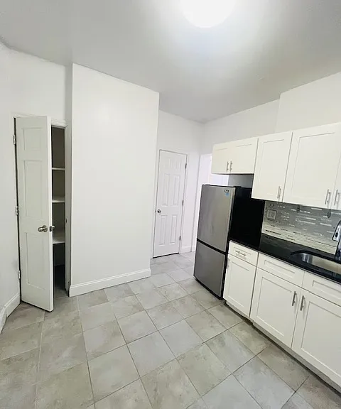 31-32 29th St #2C — Photo 2