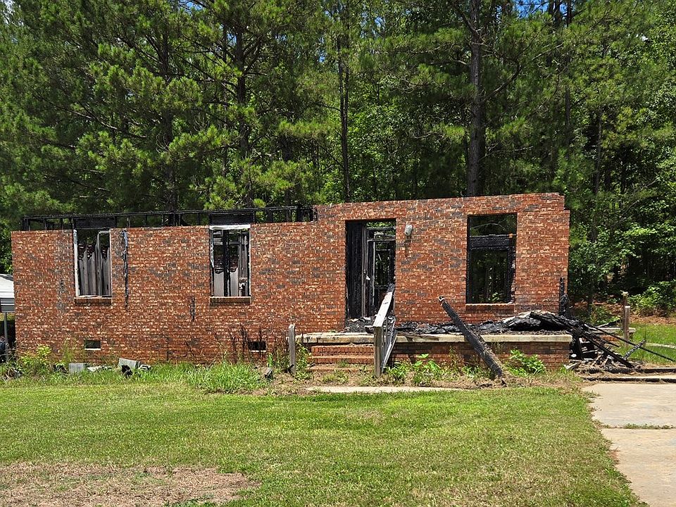 2nd image of 415 Bintage Rd