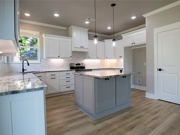 4th image of 3 Angus Ln