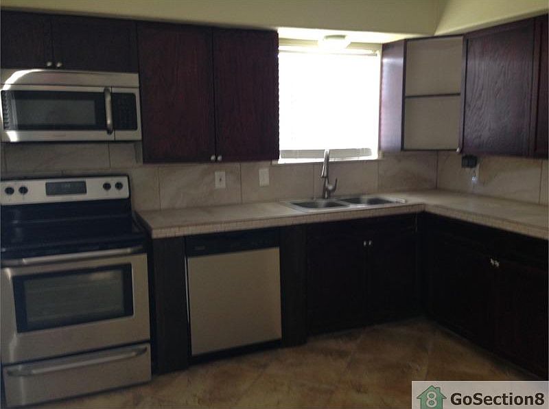1st image of 1706 Bayou Homes Dr