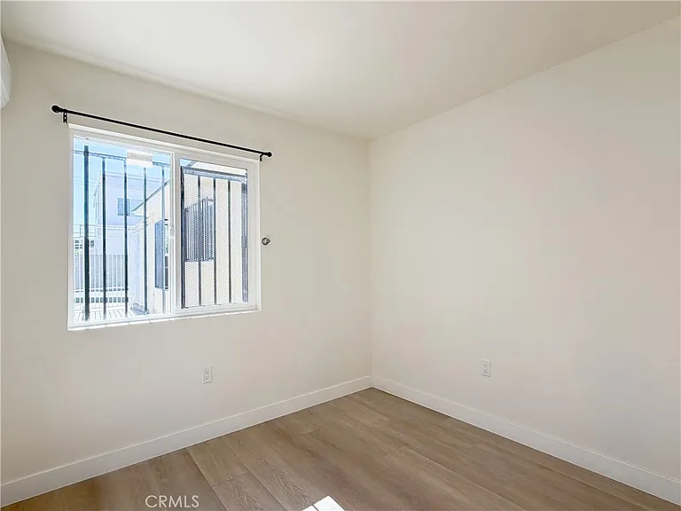 320 E Marshall St #B — Photo 18