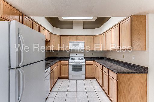 4th image of 217 N Alto Mesa Dr