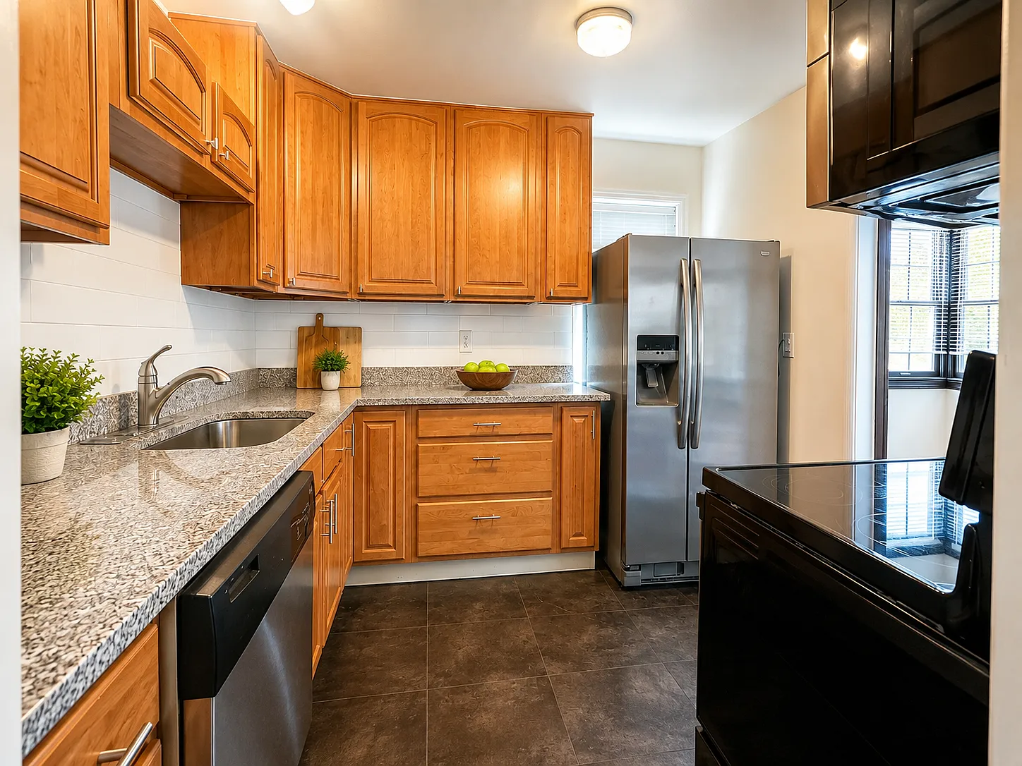 3 bed, 1021 sqft, $2,950 — Photo 4