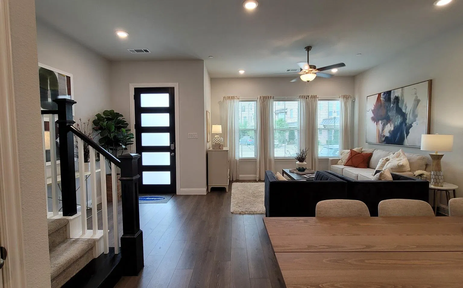 3 bed, 2.5 bath, 1892 sqft, $2,850 — Photo 2